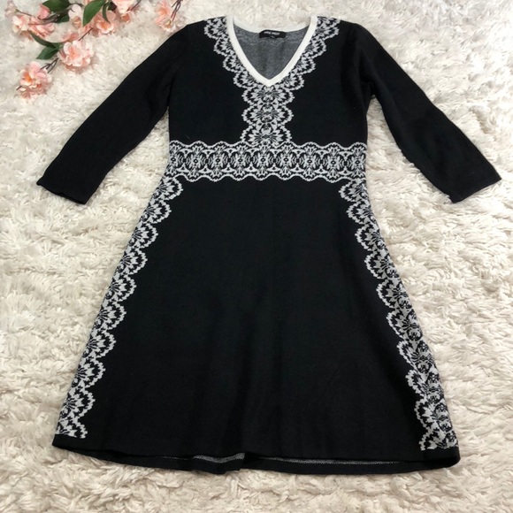 Nine West Dresses & Skirts - Nine West patterned sweater dress